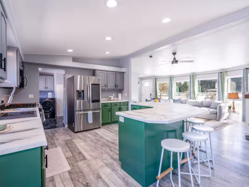 2ee230bb 459b 4b21 b99e aef921a8260a